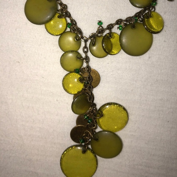 Green and gold tone necklace and bracelet - Picture 2 of 4